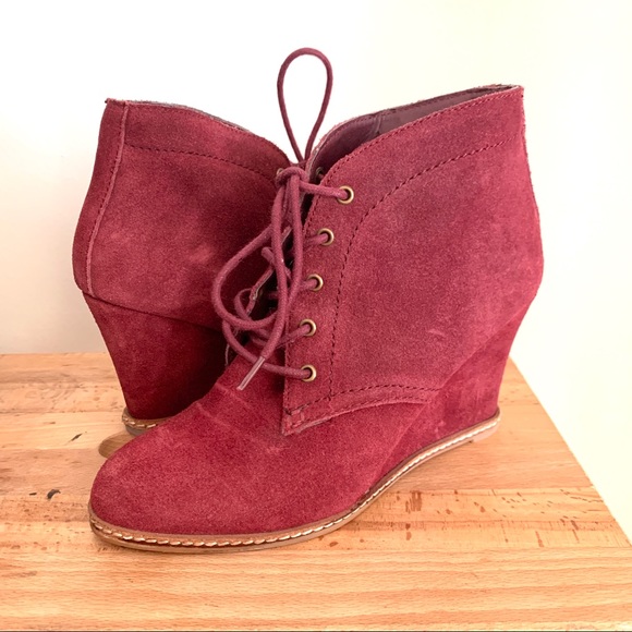 Shoemint Burgundy Lace-Up Wedge Booties 6.5 - Picture 2 of 3